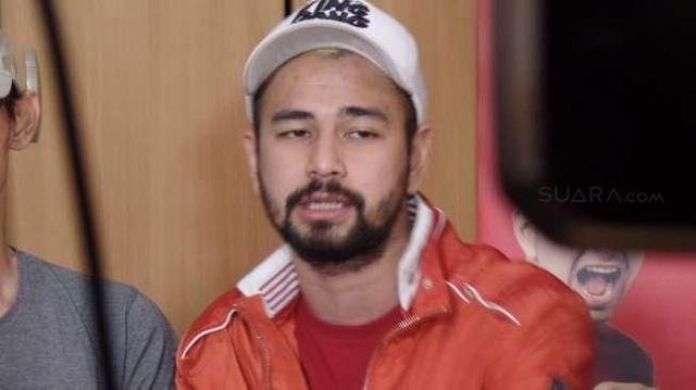 Raffi Ahmad Pegang Payudara Waria di Ultah Jedar