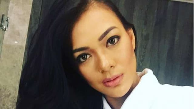 Foto-foto Cantik Kezia Warouw di Panggung Miss Universe 2017