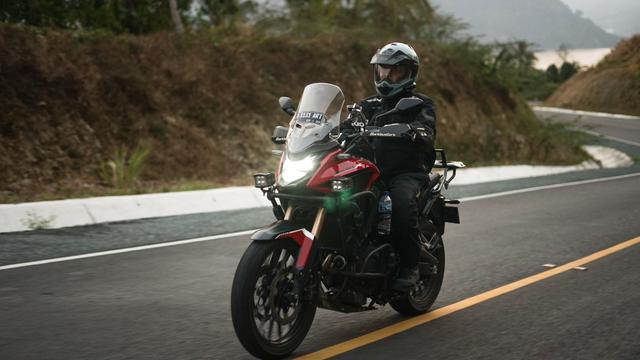 Pemula Harus Tau, Ini Trik Pakai Motor Kopling Saat di Tanjakan