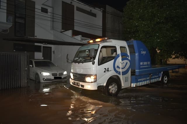 Cuaca Ekstrem Melanda, Perhatikan Hal Berikut Sebelum Berkendara