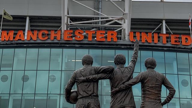 Apple Berminat Beli Manchester United?