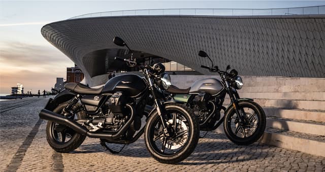 Moto Guzzi V7 Stone dan V85 TT Travel Diluncurkan Sekaligus