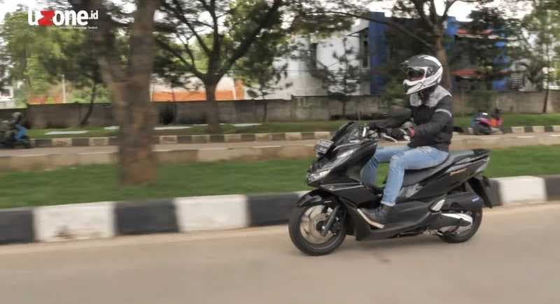 Test Ride Honda PCX 160 untuk Harian, Ujung-ujungnya ke Mini Market
