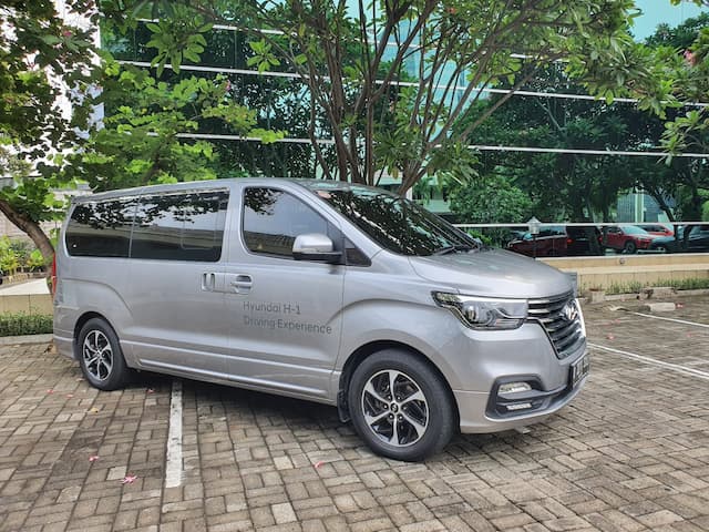 VIDEO Hyundai H-1 CRDi Royale Buat Liburan, Rasa Hotel Berjalan?