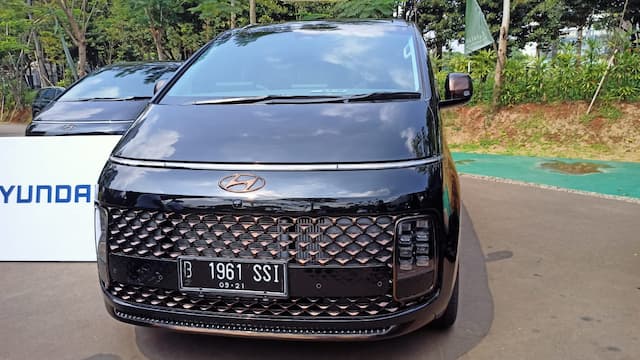 First Impression Mengendarai Hyundai Staria Rute Jakarta-Bandung 