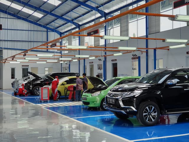 Xpander Kalian Penyok? Ini Alasan Kenapa Benerinnya Mending ke Bodi & cat Mitsubishi