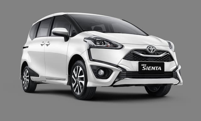 Toyota Tambah Umur Sienta, Nih Versi Faceliftnya!