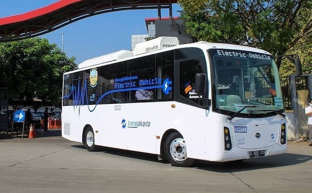 Foto: Bus Listrik Transjakarta Layani Rute Blok M - Balai Kota