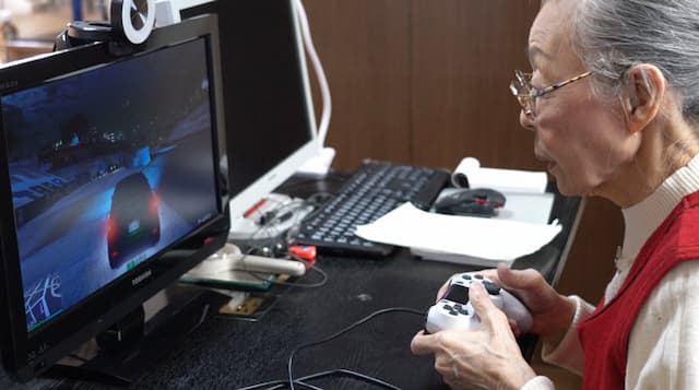 Nenek 90 Tahun Dinobatkan Jadi Gamer dan YouTuber Tertua di Dunia