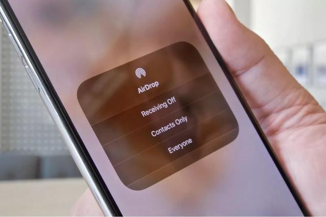 AirDrop di Apple Rentan Diretas untuk Ungkap Informasi Pribadi