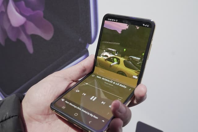 Produsen Layar Lipat Ungkap Soal Samsung Galaxy Z Flip