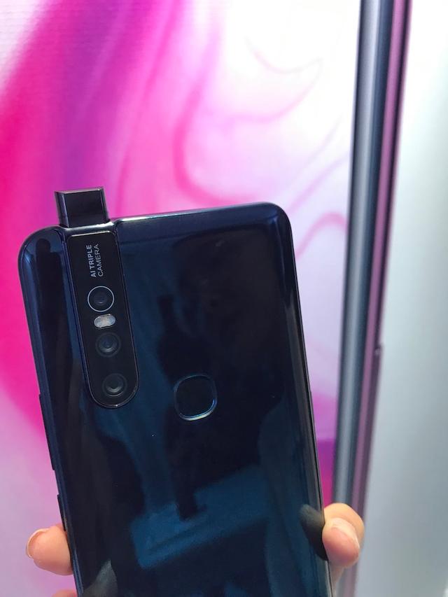 Kamera Bisa Keluar-Masuk Vivo V15 Gampang Rusak?