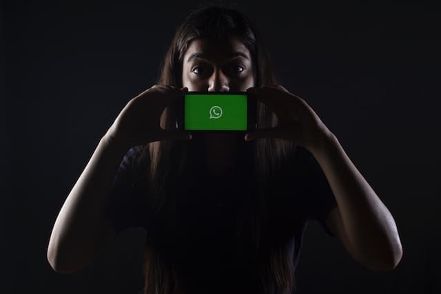 Grup WhatsApp Masih Dipakai Sebar Video Pelecehan Anak