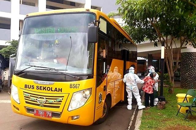 Ketika Bus Sekolah Dibekali GPS untuk Layani Pasien Covid-19