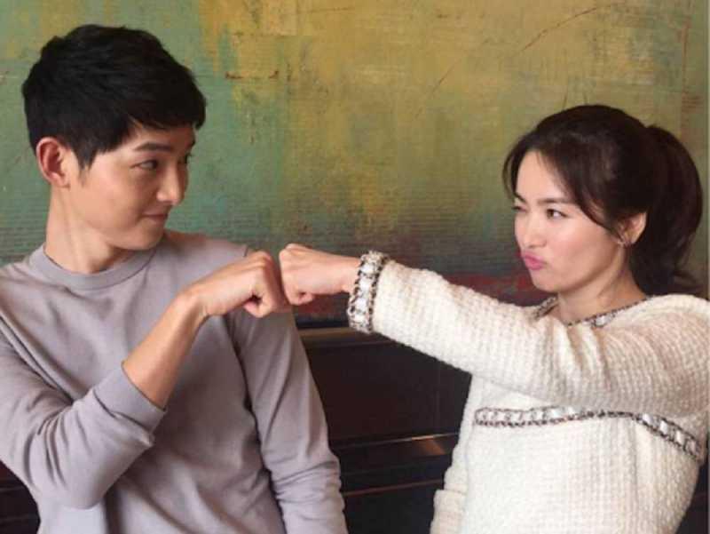 Ibu Bahagia, Ayah Menyayangkan Pernikahan Song Joong Ki dengan Song Hye Kyo