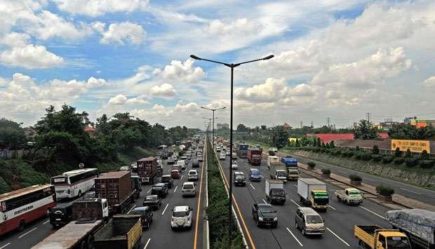 Libur Paskah, Lintas Jakarta - Cikampek Padat