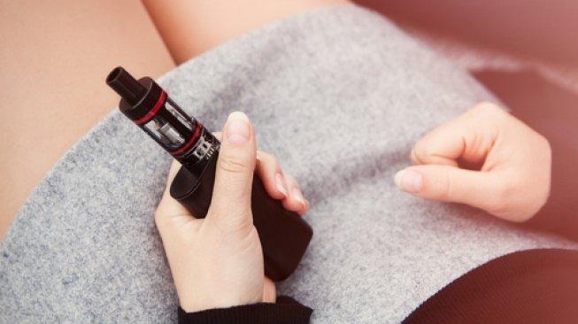 Tiga Minggu Isap Vape, Lihat yang Terjadi dengan Perempuan Ini