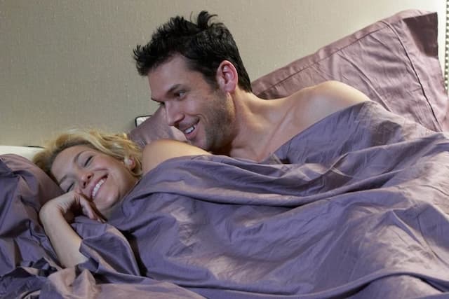 10 Alasan Morning Sex Lebih Baik Dari Night Sex