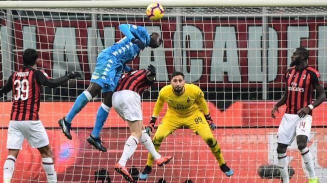 Laga AC Milan vs Napoli di San Siro Berakhir Anti Klimaks