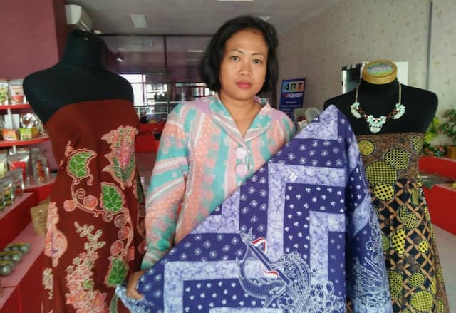 Kisah Sukses Usaha Batik Warga Eks Dolly