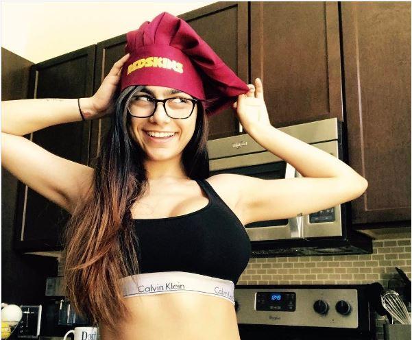 Mia Khalifa Ganti Profesi Jadi Koki?