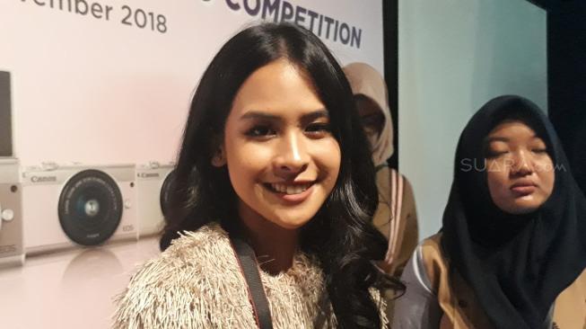 Bikin Terpana, 5 Pesona Maudy Ayunda Berhijab