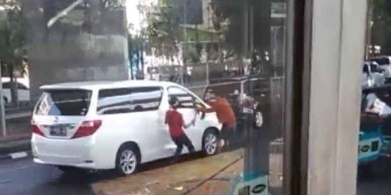 Ingat, Perampok Spion Biasanya Berkelompok