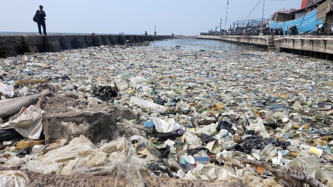 Keren! Mahasiswa UI Ciptakan Ramuan Khusus Penghilang Bau Sampah