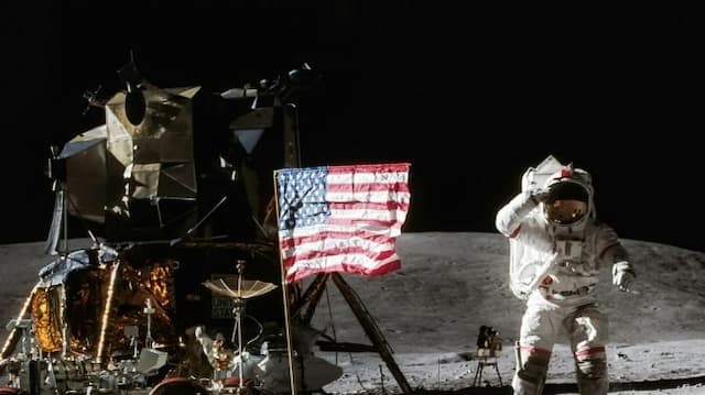 Rekaman Asli Misi Apollo 11 di Bulan Dilelang Seharga Rp 13,96 Triliun