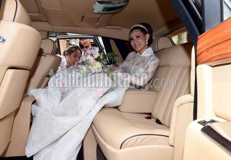 Ini Kata Olga Lydia Soal Gaun Pengantinnya dengan Ekor 5 Meter