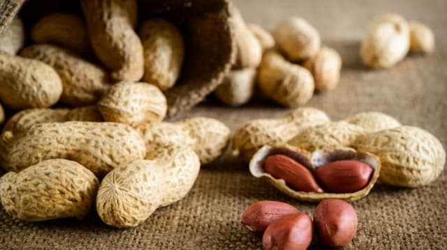 Sering Makan Kacang, Awas Risiko Kanker Ini Mengintai