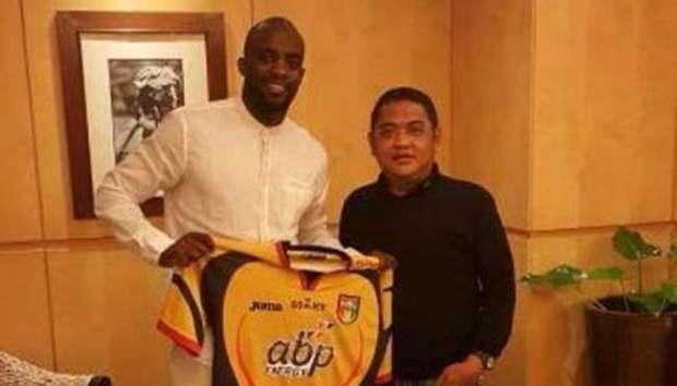 Mitra Kukar Pasang Sissoko di Kandang