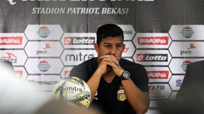 Timnya Dibantai 4-0, Pelatih Bhayangkara Tak Jamin Arema Bisa ke Final