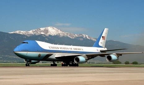 Air Force One Dilengkapi Ruang Operasi 