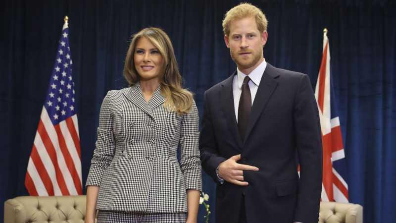 Makna Simbol Tangan Pangeran Harry untuk Melania Trump