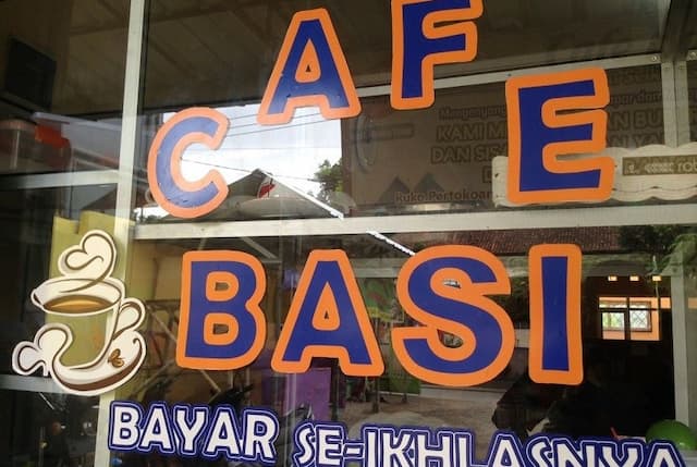 Cafe Basi, Makan dengan Harga Ditentukan Sendiri