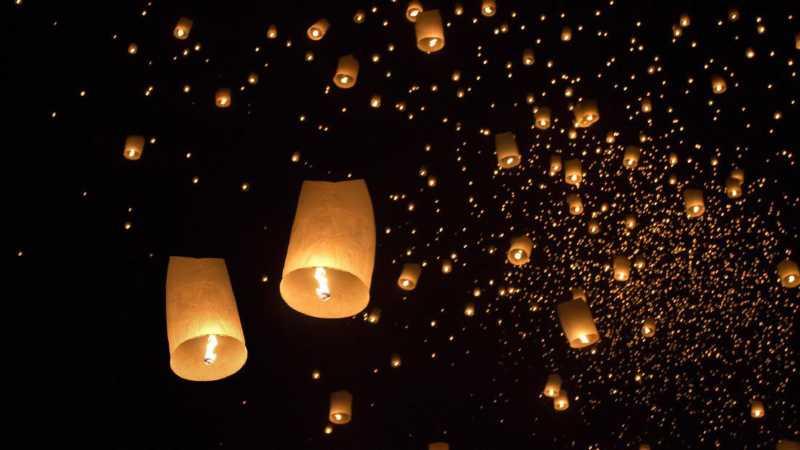 Langit Dieng Diterangi Ribuan Lampion