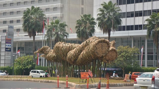 Joko Avianto Jawab Isu Soal Seni Bambu di HI Mirip Orang Bercinta