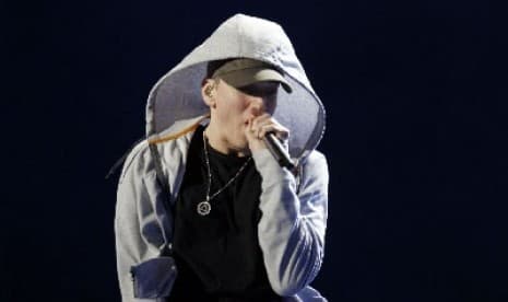 Suara Tembakan di Lagu Eminem Buat Panik Penonton Konser