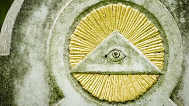 Mengapa Orang Takut pada Simbol Illuminati dan Teori Konspirasi