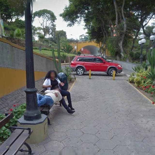 Waduh! Suami Pergoki Isterinya Selingkuh dari Foto Google Street View