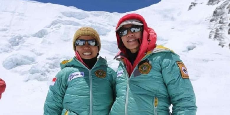 Puncak Gunung Everest Berhasil DItaklukkan Dua Mahasiswi Mahitala Unpar Bandung