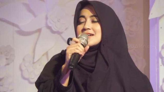 Umi Pipik Akhirnya Bicara soal Kabar Menikah dan Hamil