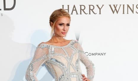 Paris Hilton Segera Rilis Stars Are Blind Versi Remix 