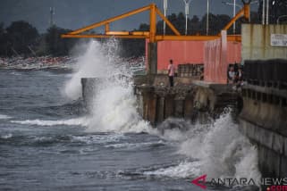 BMKG: Gelombang Laut Natuna capai 6 meter