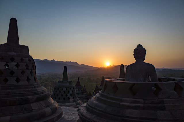 Melihat Sunrise Pertama di 2019 dari Candi Borobudur, Berapa Biayanya?