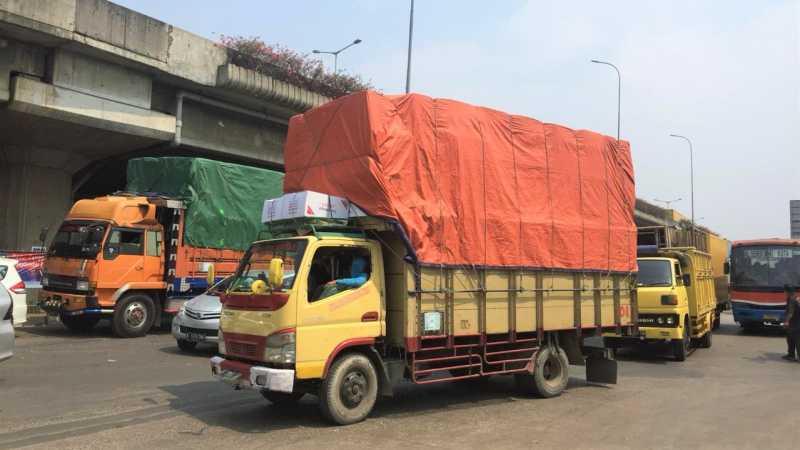 Truk Dilarang Beroperasi Beberapa Hari di Tol Japek saat Libur Nataru