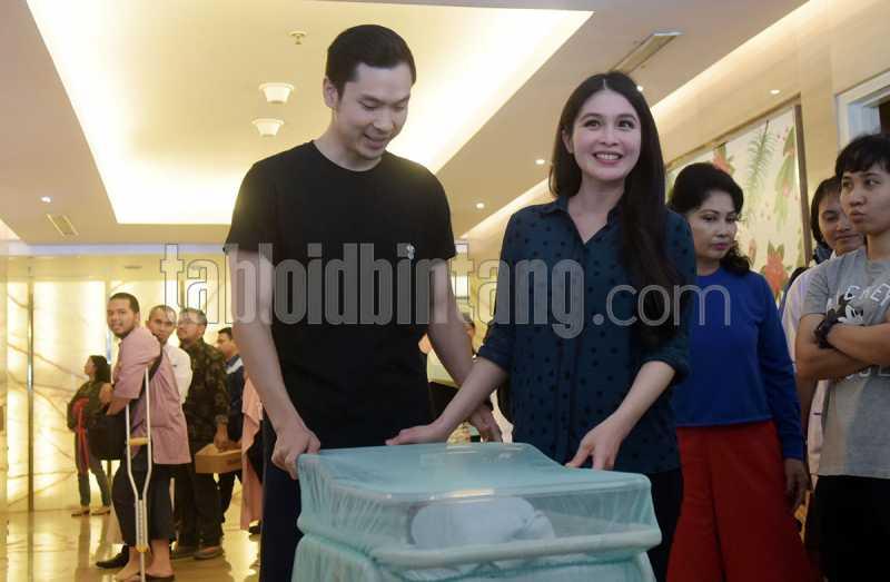 Semula Berniat Cesar, Sandra Dewi Akhirnya Melahirkan Secara Normal. Kenapa?