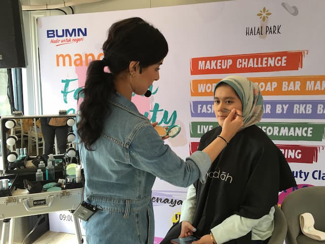 Riasan Wajah Natural Ala Beauty Vlogger Tasya Farasya, Contek Yuk!