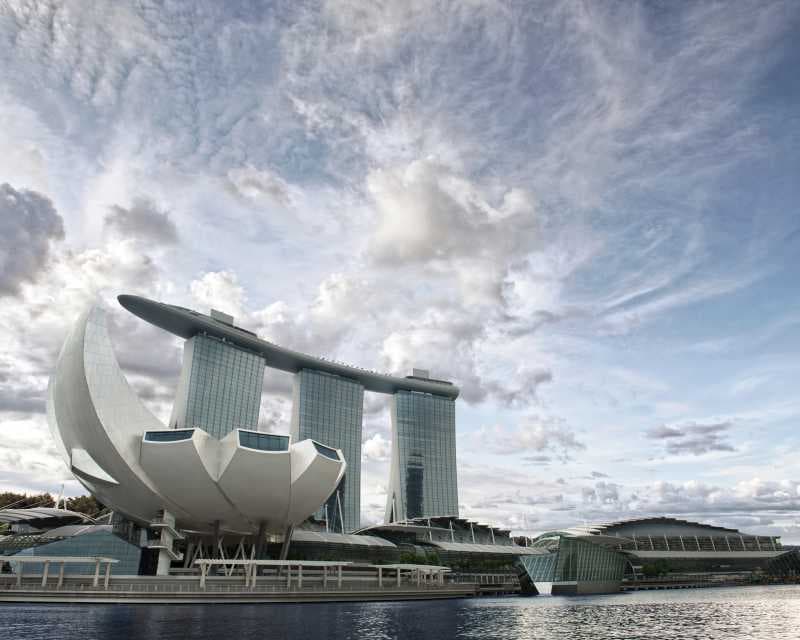 Sensasi Bermalam Penuh Kemewahan di Marina Bay Sands Hotel, Singapura
